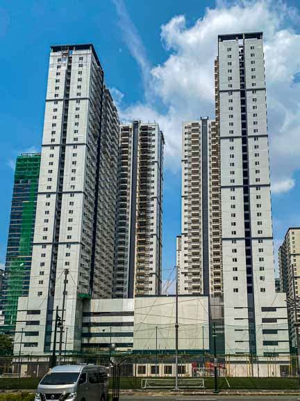 Avida Towers Turf BGC Apartments & Condos For Rent.
